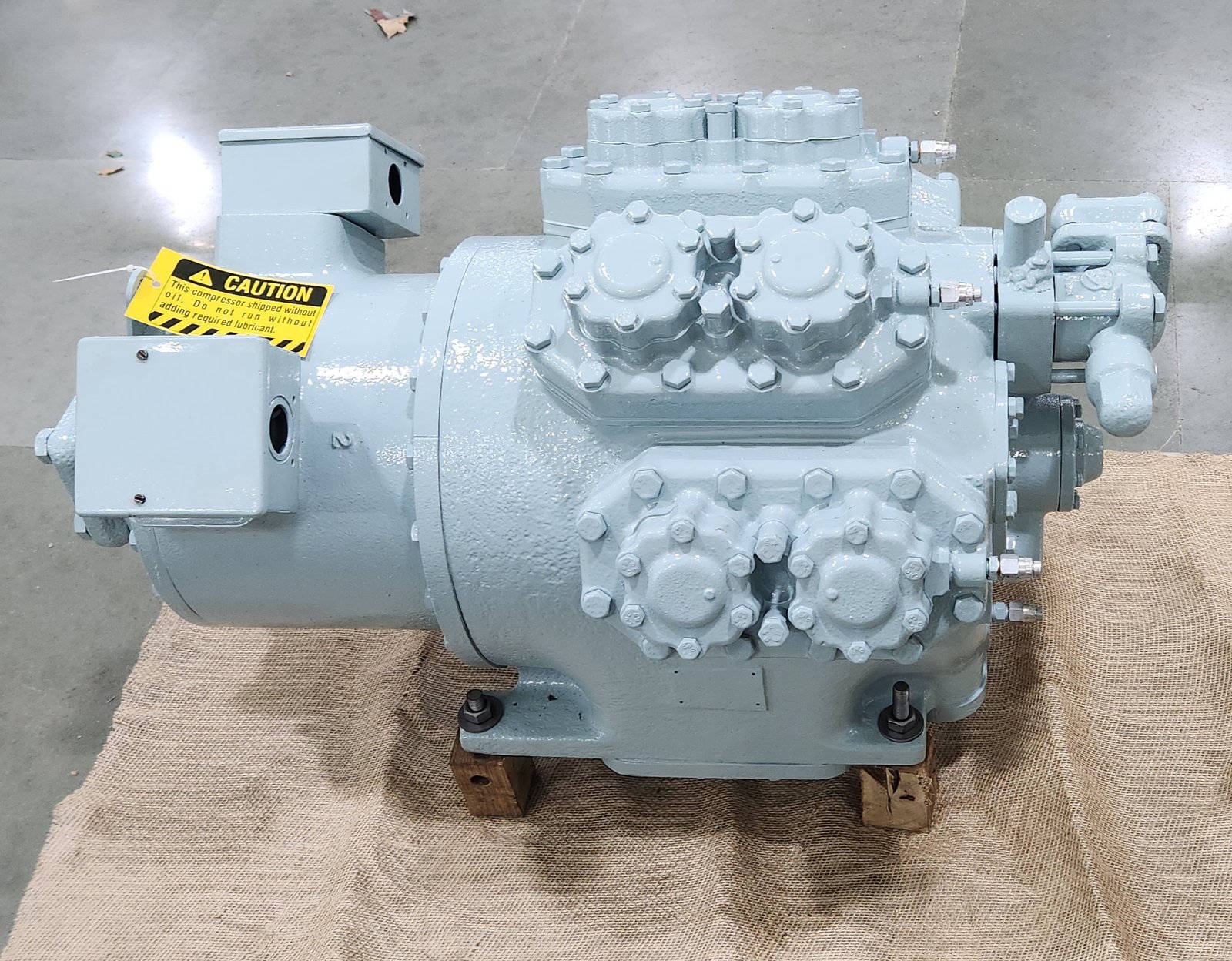 Daikin 8HC-582-LEC-FKYE compressor